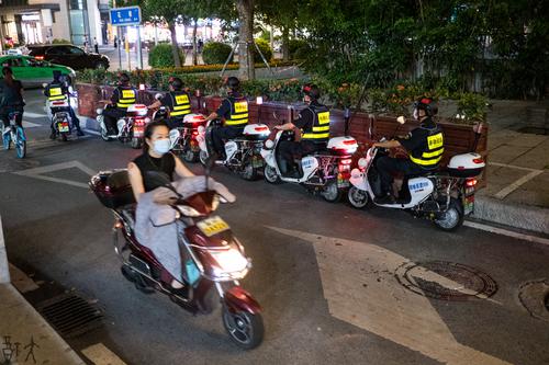 夜间巡逻队
