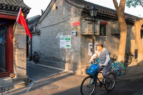 胡同里的骑车人