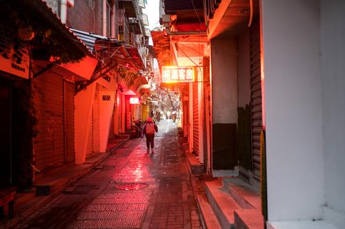 夜幕街巷