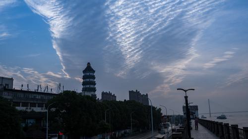 长江-塔-天空