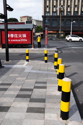 公交车站