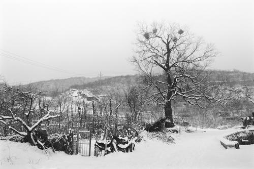 雪后小山村