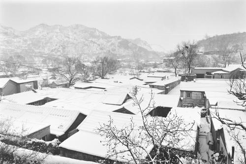 雪后小山村