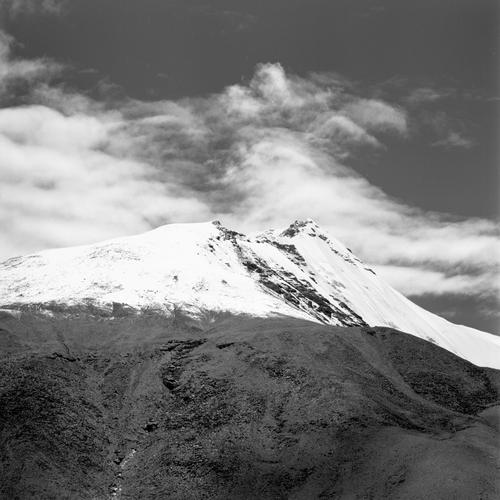 雪山与白云