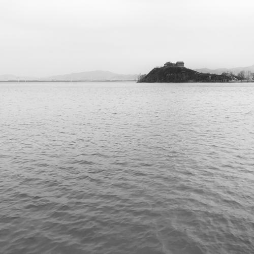 湖上小岛