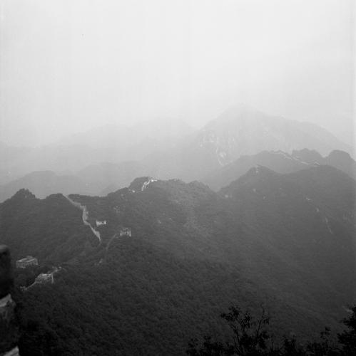蜿蜒于山脊的箭扣长城