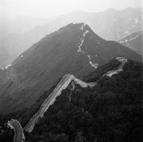 站在箭扣顶北望蜿蜒长城
